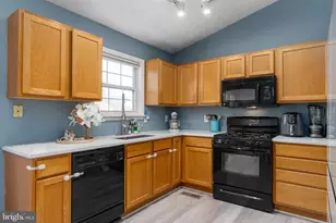 8802 Kent Ct, Fredericksburg, VA 22408 - Photo 15