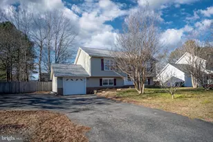 8802 Kent Ct, Fredericksburg, VA 22408 - Photo 5