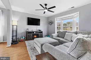 300 Clay St, Fredericksburg, VA 22408 - Photo 3