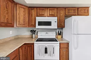 300 Clay St, Fredericksburg, VA 22408 - Photo 9