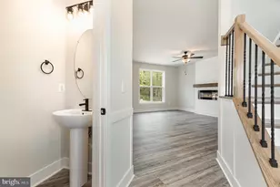 8217 River Rd, Fredericksburg, VA 22407 - Photo 7