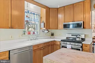 7211 Lord Barton Dr, Fredericksburg, VA 22407 - Photo 17