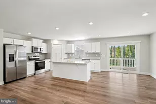 7102 Eckert Ct, Fredericksburg, VA 22407 - Photo 5