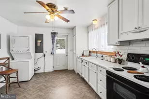 300 Hamilton St, Fredericksburg, VA 22408 - Photo 9