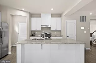 9122 Wood Creek Cir, Fredericksburg, VA 22407 - Photo 15