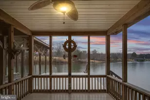 3900 Water Front Ct, Bumpass, VA 23024 - Photo 15