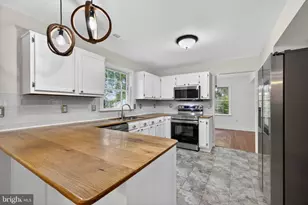 10111 Sharon Springs Dr, Fredericksburg, VA 22408 - Photo 9