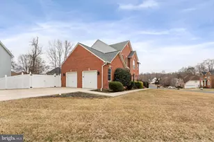 6910 Governors Grant Ln, Fredericksburg, VA 22407 - Photo 3