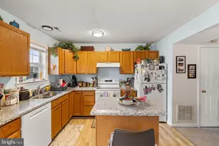 9814 Coventry Creek Dr, Fredericksburg, VA 22408 - Photo 7