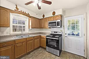 1145 Bernstein Rd, Fredericksburg, VA 22407 - Photo 9