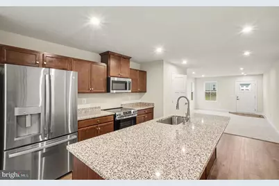 8901 Blackthorne Place, Fredericksburg, VA 22408 - Photo 5