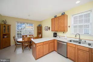 11805 Legacy Woods Dr, Fredericksburg, VA 22407 - Photo 15