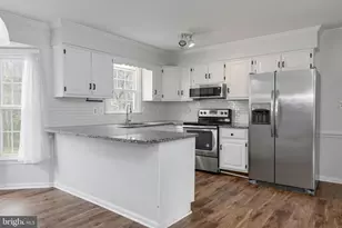 2009 White Lake Dr, Fredericksburg, VA 22407 - Photo 17