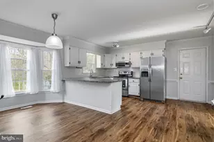 2009 White Lake Dr, Fredericksburg, VA 22407 - Photo 15