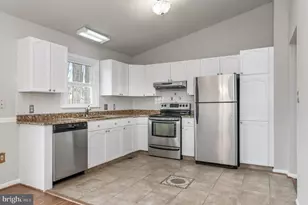 6329 Plantation Forest Dr, Spotsylvania, VA 22553 - Photo 9