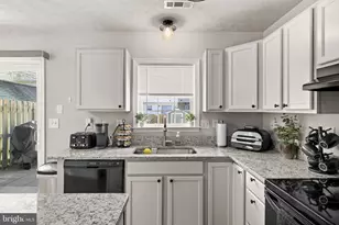 10612 Boxmeer Ct, Fredericksburg, VA 22408 - Photo 11