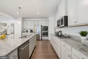 11003 Waterstone Pl, Spotsylvania, VA 22551 - Photo 13