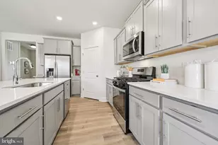 11503 Chalmers Ln, Fredericksburg, VA 22407 - Photo 9