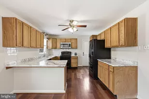 10606 Rhoads Dr, Fredericksburg, VA 22407 - Photo 9