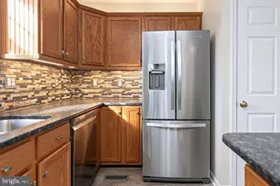 6100 Sunny Meadows Dr, Fredericksburg, VA 22407 - Photo 5