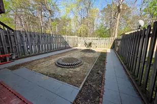 11203 Kings Crest Ct, Fredericksburg, VA 22407 - Photo 3