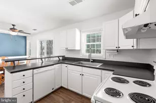 11806 Camelot Way, Fredericksburg, VA 22407 - Photo 9