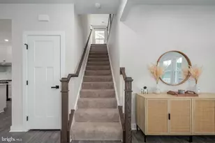 9104 Maple Run Dr, Fredericksburg, VA 22407 - Photo 17
