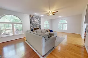 9811 Fendale Ln, Fredericksburg, VA 22408 - Photo 7