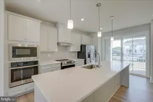 9287 Tanfield Dr, Fredericksburg, VA 22408 - Photo 25