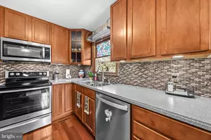 313 Green Arbor Dr, Fredericksburg, VA 22407 - Photo 9