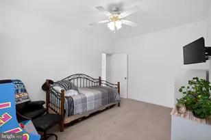1709 Hudgins Farm Cir, Fredericksburg, VA 22408 - Photo 11