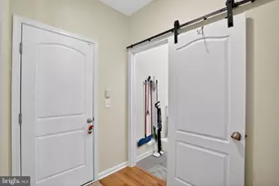 1709 Hudgins Farm Cir, Fredericksburg, VA 22408 - Photo 5