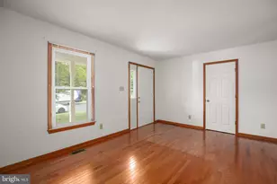 619 Shamrock Dr, Fredericksburg, VA 22407 - Photo 9