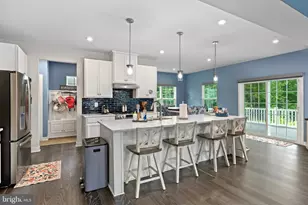 5018 Birch Leaf Cir, Fredericksburg, VA 22407 - Photo 9