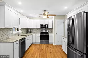 836 Churchill Dr, Fredericksburg, VA 22407 - Photo 11