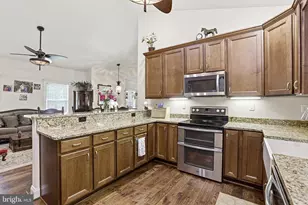 12400 Henkins Ln, Spotsylvania, VA 22551 - Photo 11
