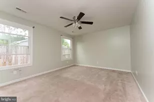 408 S Brooks Dr, Fredericksburg, VA 22408 - Photo 9