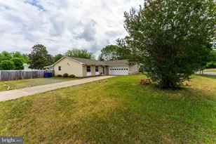 408 S Brooks Dr, Fredericksburg, VA 22408 - Photo 3