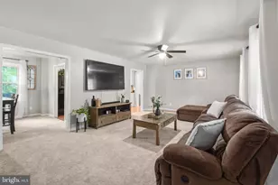 10400 Daniels Ct, Spotsylvania, VA 22553 - Photo 5