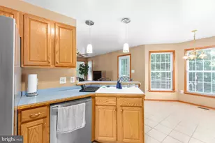 10408 Woodlake Ct, Spotsylvania, VA 22553 - Photo 9
