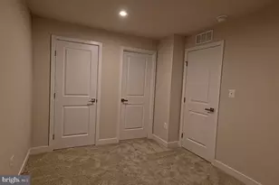 9390 Tanfield Dr, Fredericksburg, VA 22408 - Photo 5