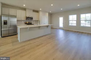 9390 Tanfield Dr, Fredericksburg, VA 22408 - Photo 13