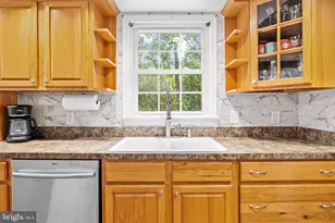 204 Bowen Dr, Fredericksburg, VA 22407 - Photo 15