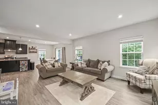 9210 Wood Creek Cir, Fredericksburg, VA 22407 - Photo 11