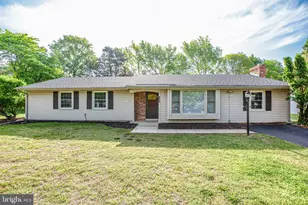 825 Barkley Dr, Fredericksburg, VA 22407 - Photo 3