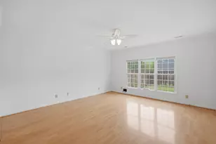 11303 Lynchburg Dr, Fredericksburg, VA 22407 - Photo 9