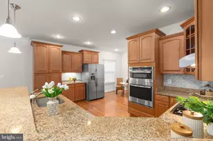 5817 S Mills Manor Ct, Fredericksburg, VA 22407 - Photo 3