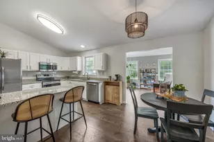 10322 Wisteria Dr, Fredericksburg, VA 22408 - Photo 5