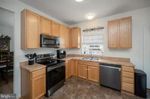 9202 Maple Valley Dr, Fredericksburg, VA 22407 - Photo 9
