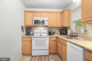 6317 Plantation Forest Dr, Spotsylvania, VA 22553 - Photo 7